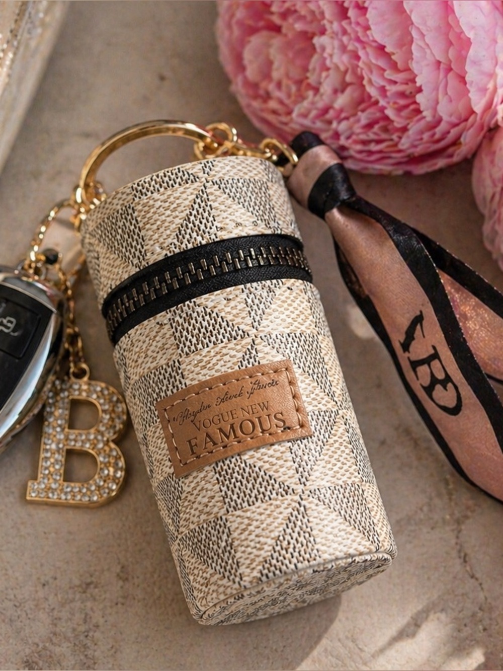 Chic Designer Style Key Case Pouch | Mini Zip Key Holder Wristlet Neutral Print - Picture 4 of 4